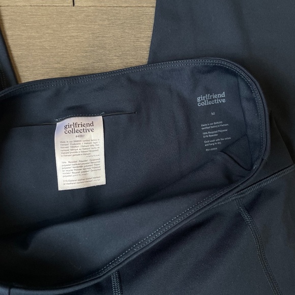 Girlfriend Collective - Midnight Compressive High Rise Legging (M) - Picture 3 of 3